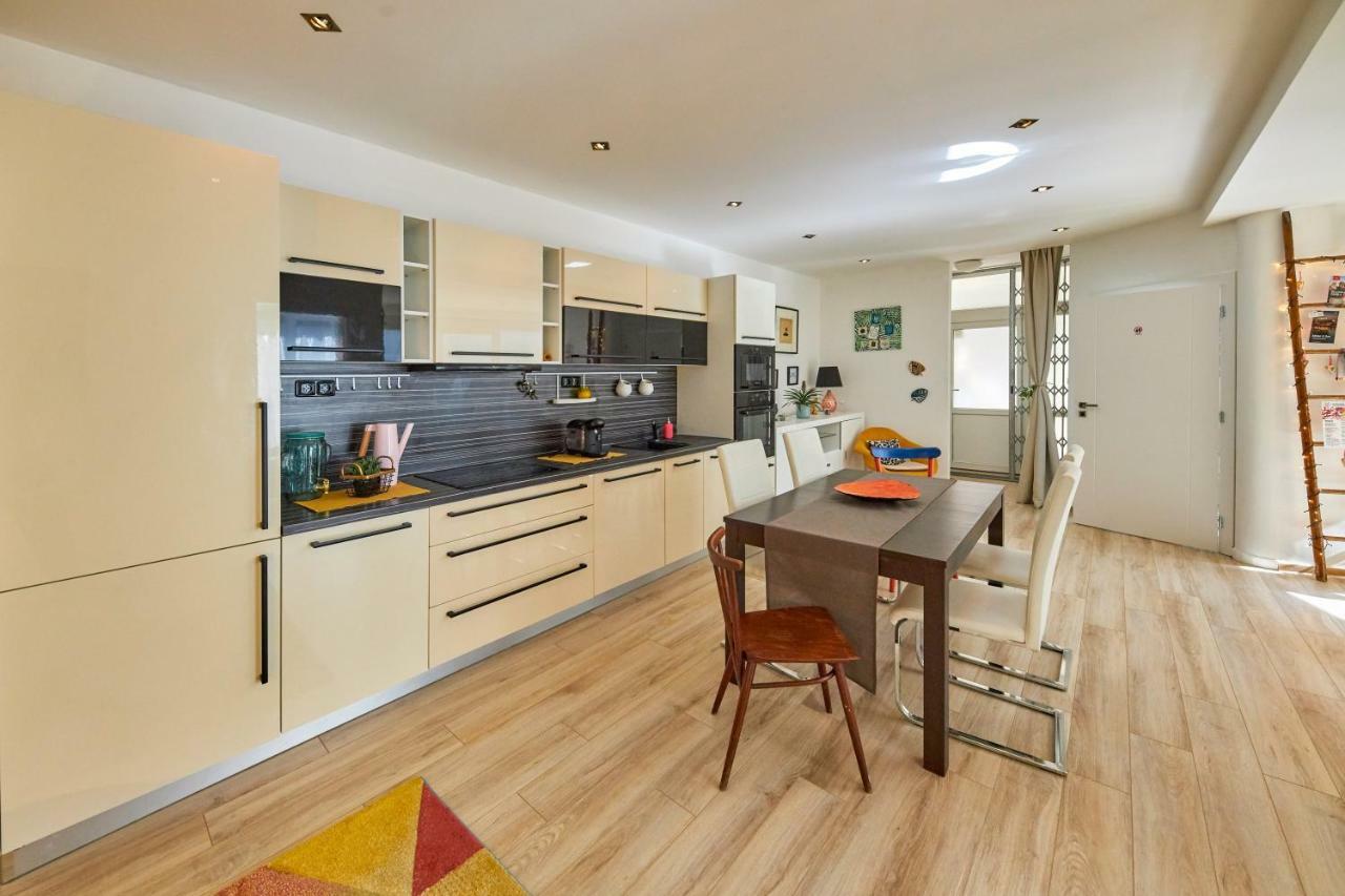 Pineapple Apartment Bratislava Luaran gambar