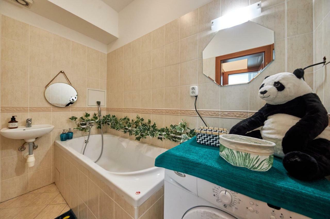 Pineapple Apartment Bratislava Luaran gambar